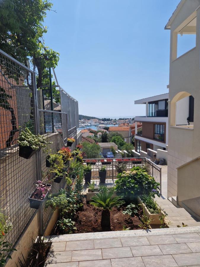 Apartments Sandra Rogoznica  Luaran gambar